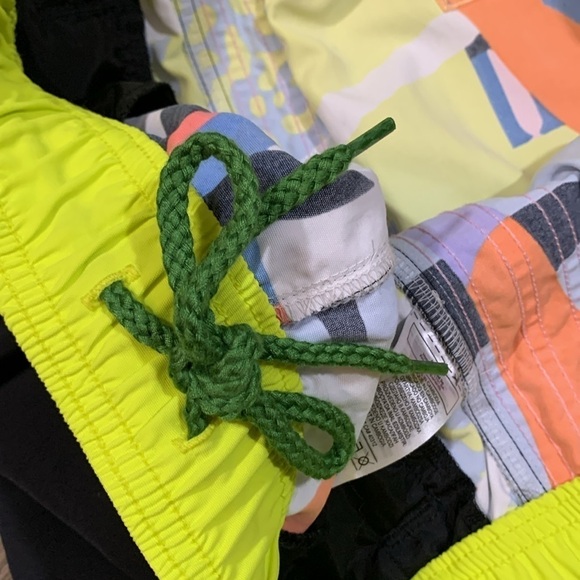 Adidas Originals “Love Unites” Unisex Pull-On Drawstring Waist Shorts size XL - Picture 10 of 12